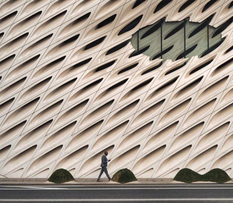 photo 1611452416941 c33032856877cropentropycstinysrgbfitmaxfmjpgixidMnwxNDA1NTd8MHwxfHNlYXJjaHwxMXx8YnVzaW5lc3MlMjBob3RlbHxlbnwxfDB8fHwxNjYxMjc5ODg3ixlibrb 1.2.1q80w1080